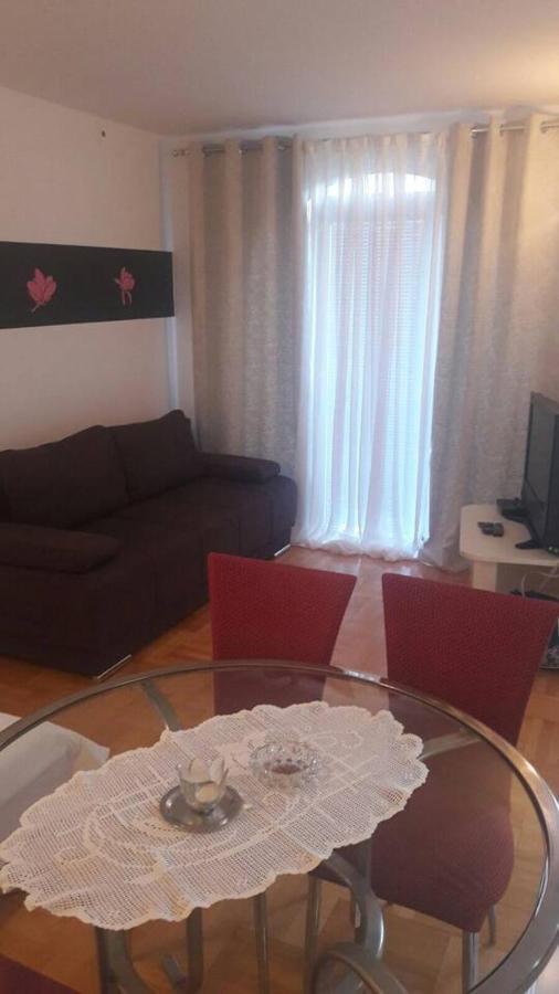 Apartment Jela Selce Bagian luar foto